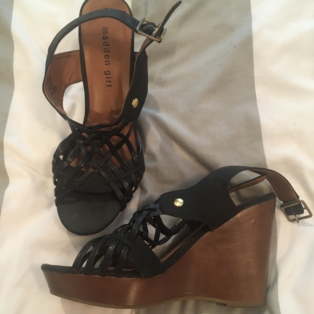 Madden Girl Wedges